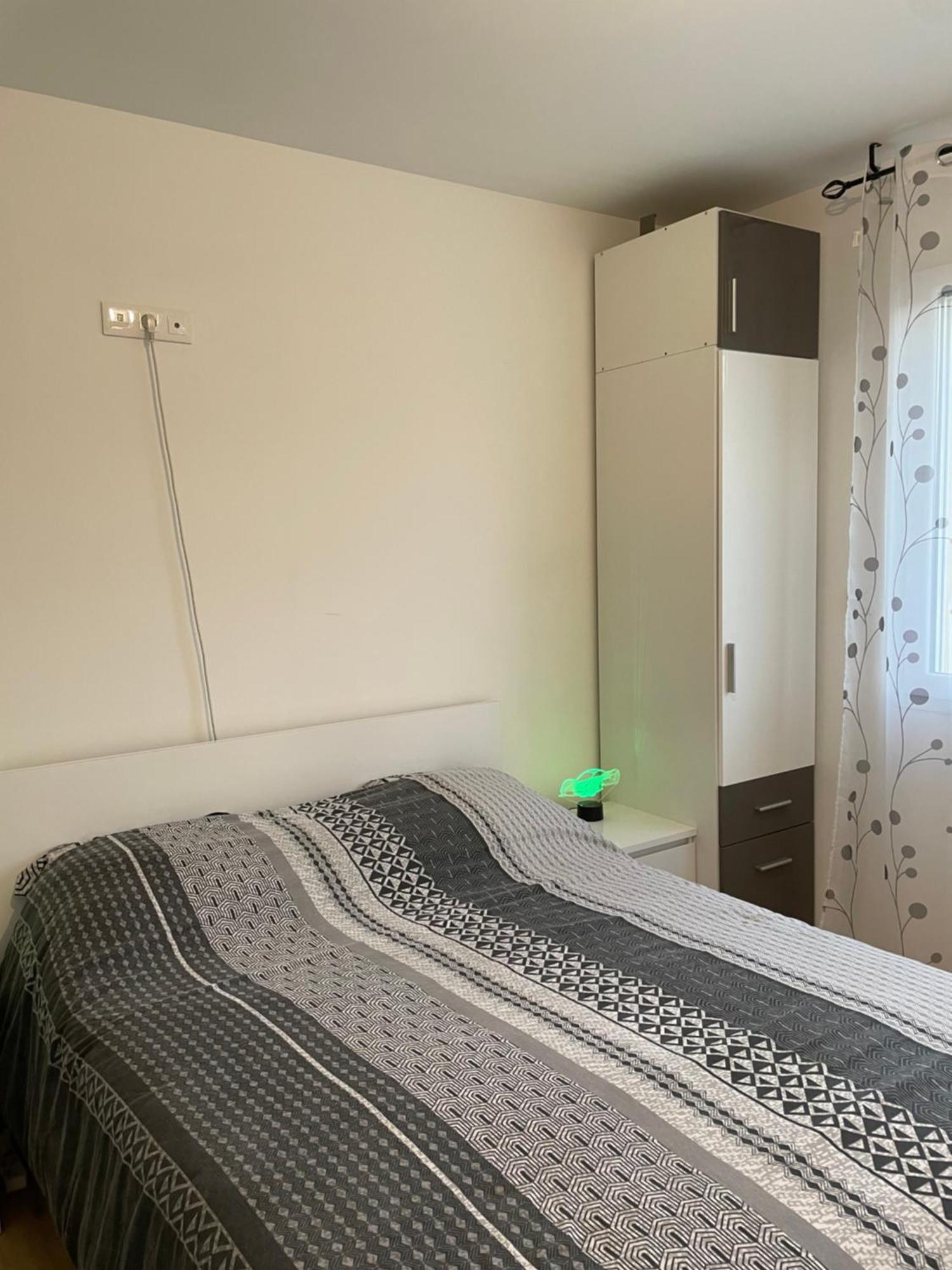 Chambre 2 personnes, lit double Le Mans Extérieur photo